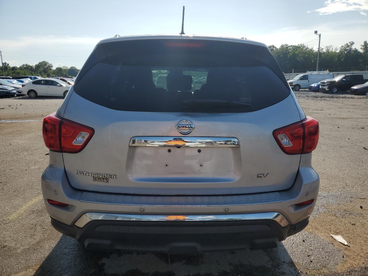 2018 Nissan Pathfinder S VIN: 5N1DR2MN5JC677727 Lot: 62847605