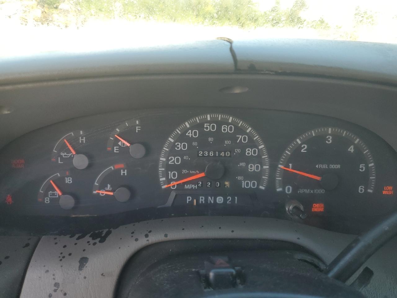 1997 Ford Expedition VIN: 1FMEU17L2VLB74797 Lot: 61377745