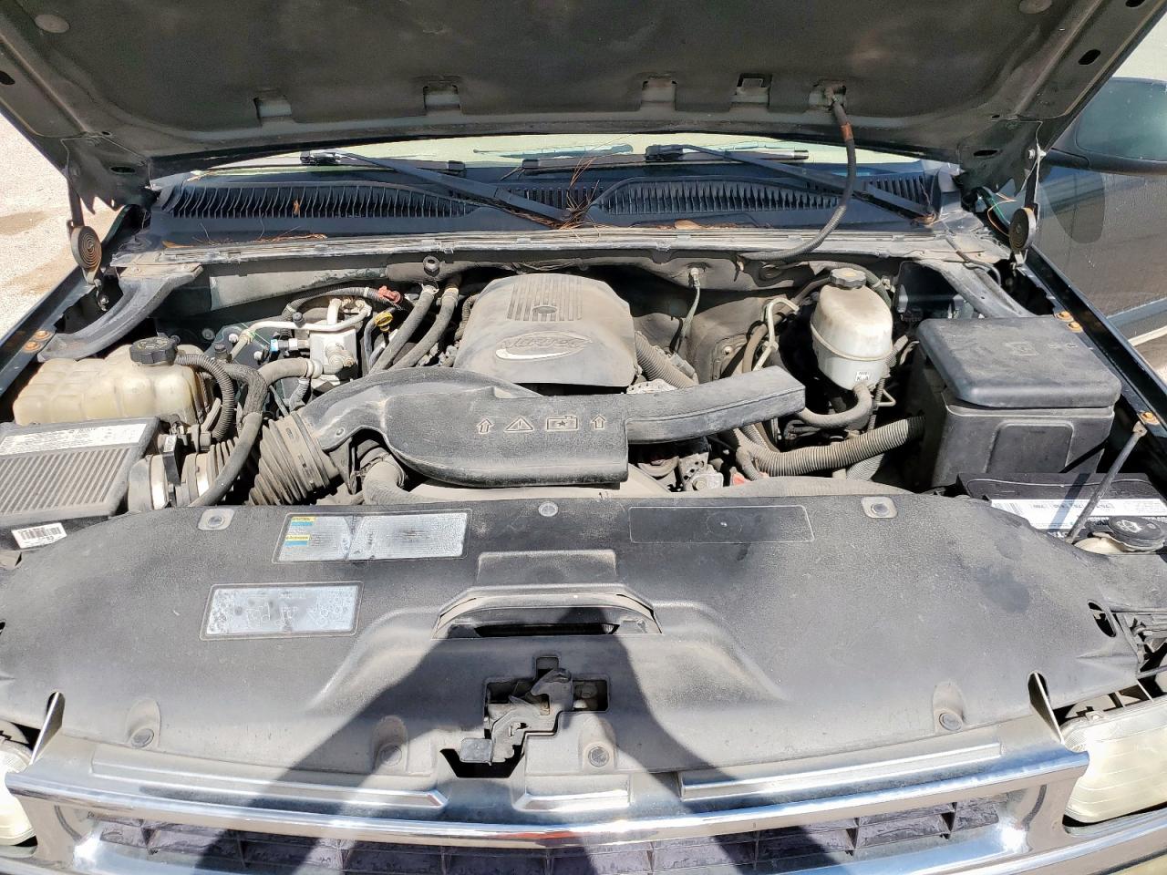 2004 Chevrolet Tahoe C1500 VIN: 1GNEC13ZX4R204715 Lot: 62526895
