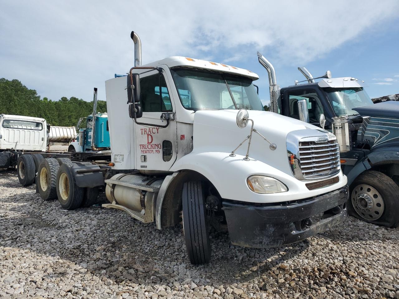 2005 Freightliner Columbia Semi Truck for Sale in Florence, MS - Burn - Engine