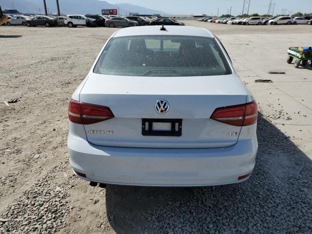  VOLKSWAGEN JETTA 2018 Srebrny