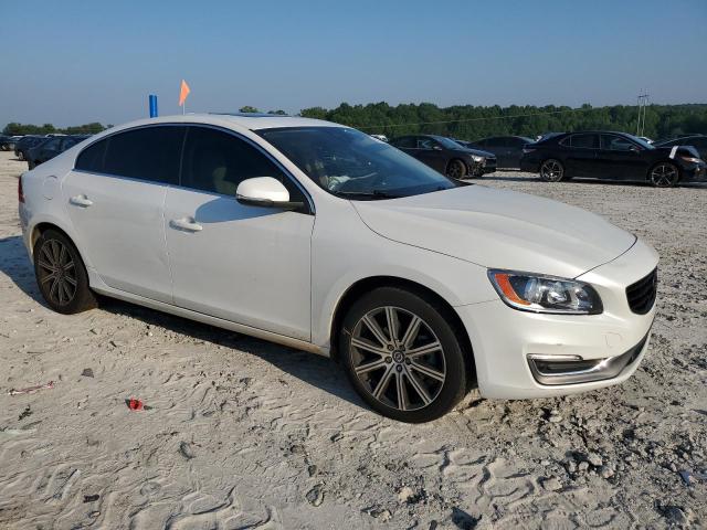  VOLVO S60 2018 Белы