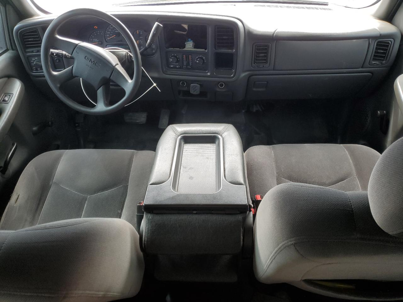 2004 GMC Sierra K2500 Heavy Duty VIN: 1GTHK23U94F226158 Lot: 61895825