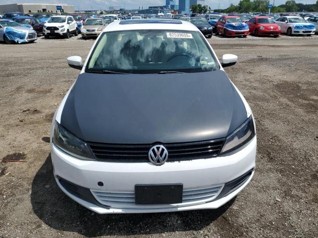 Седани VOLKSWAGEN JETTA 2012 Білий
