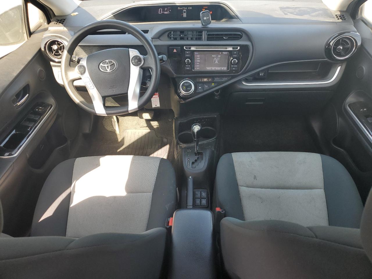 2016 Toyota Prius C VIN: JTDKDTB35G1136604 Lot: 61057065