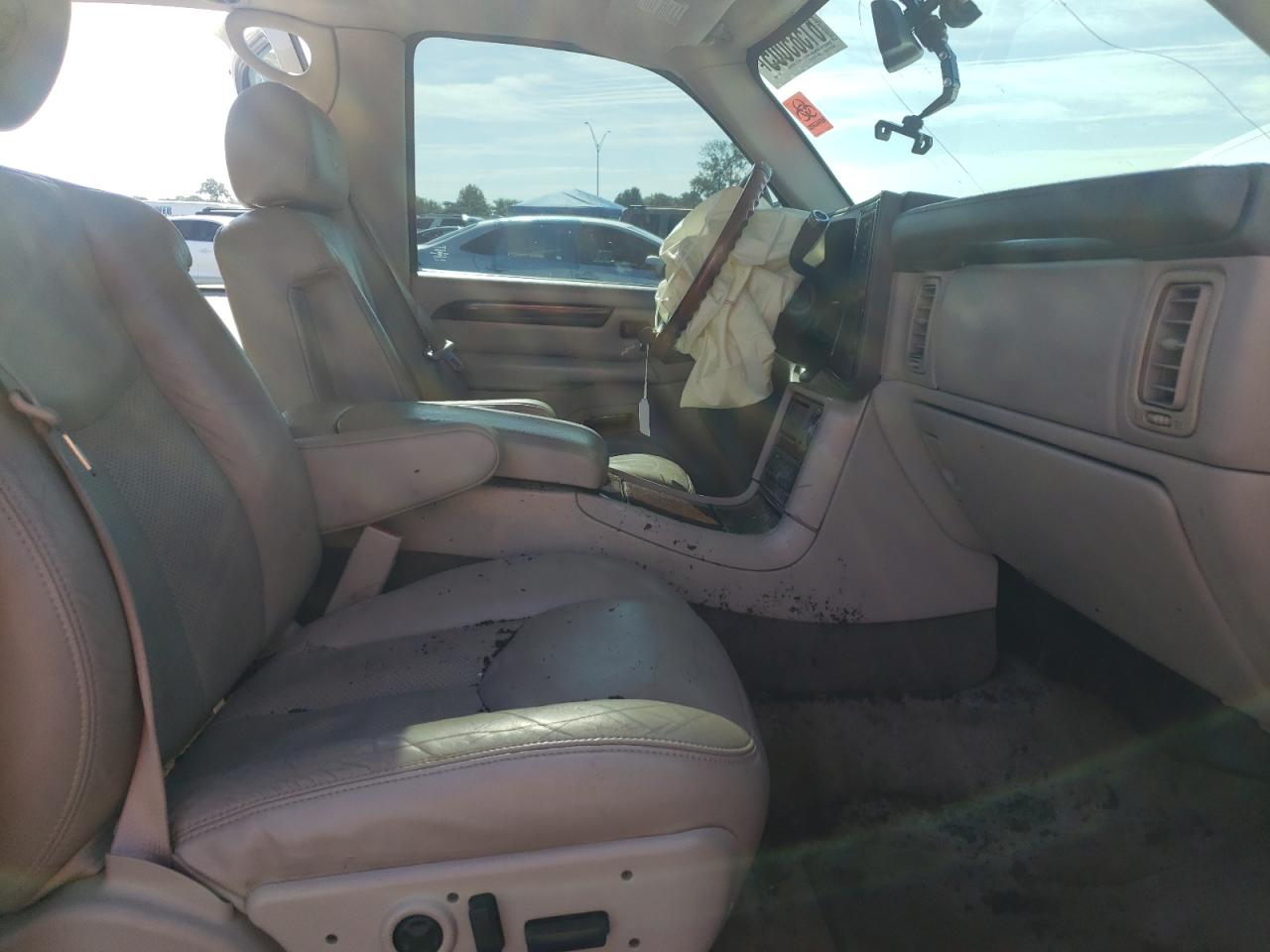 2005 Cadillac Escalade Luxury VIN: 1GYEK63N25R163062 Lot: 61585005