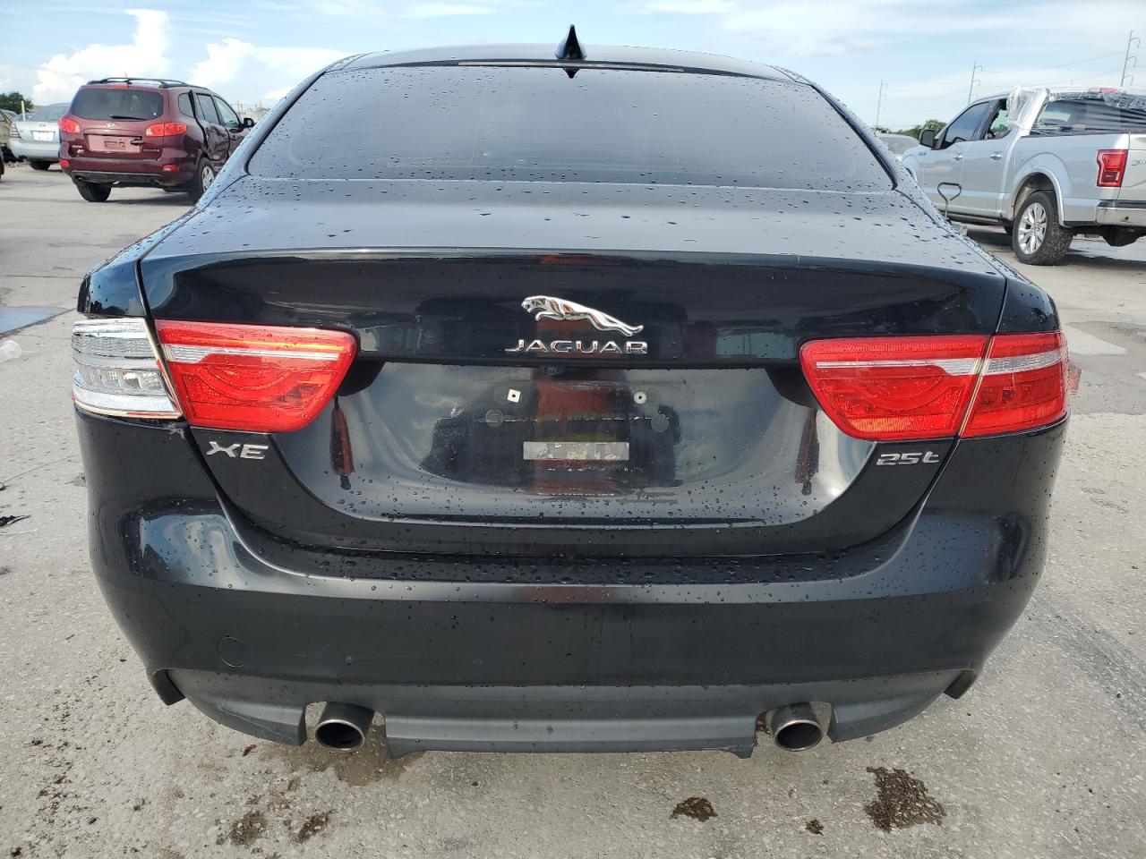 2017 Jaguar Xe VIN: SAJAR4BG2HA975389 Lot: 61852115
