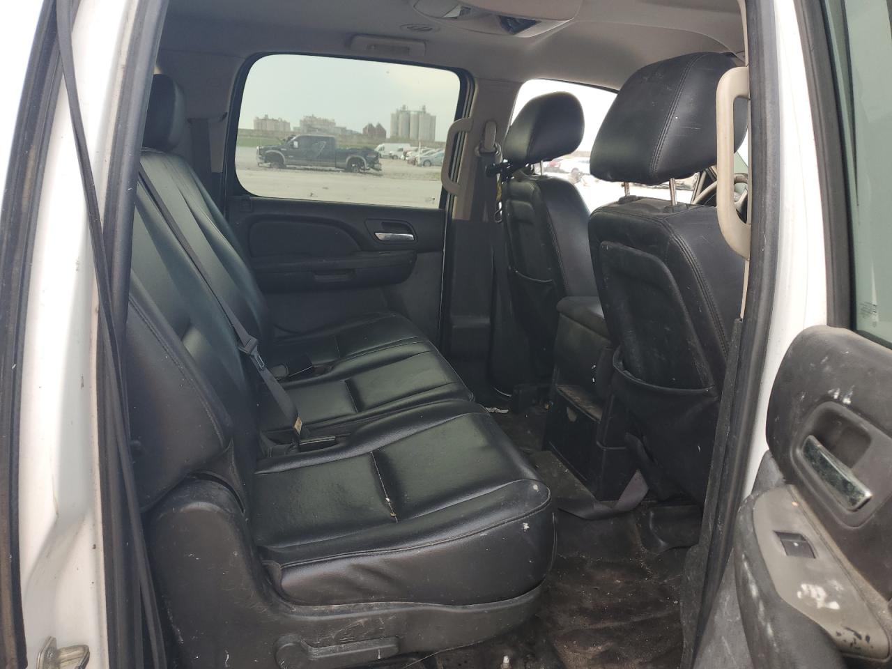 2011 Chevrolet Suburban C1500 VIN: 1GNSC5E07BR165023 Lot: 62527245