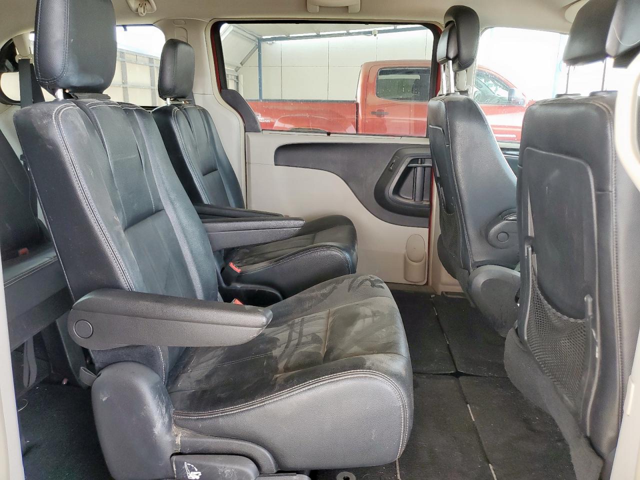 2016 Chrysler Town & Country Touring VIN: 2C4RC1BG3GR175499 Lot: 61059105