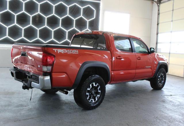 Pickups TOYOTA TACOMA 2016 Orange