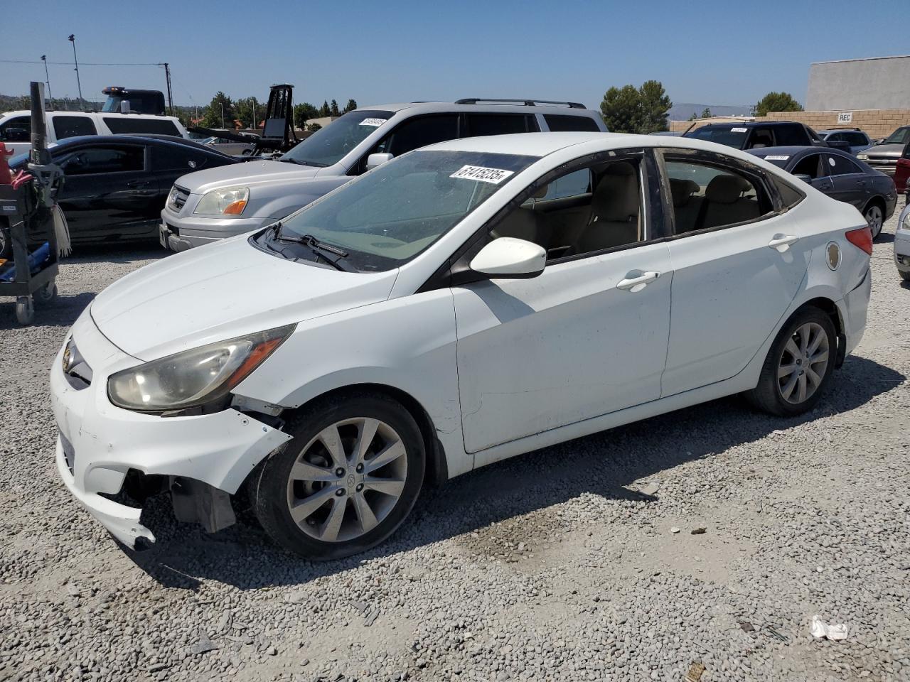 2013 Hyundai Accent Gls zu verkaufen in Mentone, CA - Front End