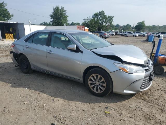  TOYOTA CAMRY 2015 Srebrny