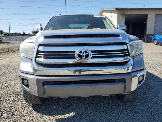  TOYOTA TUNDRA 2017 Srebrny