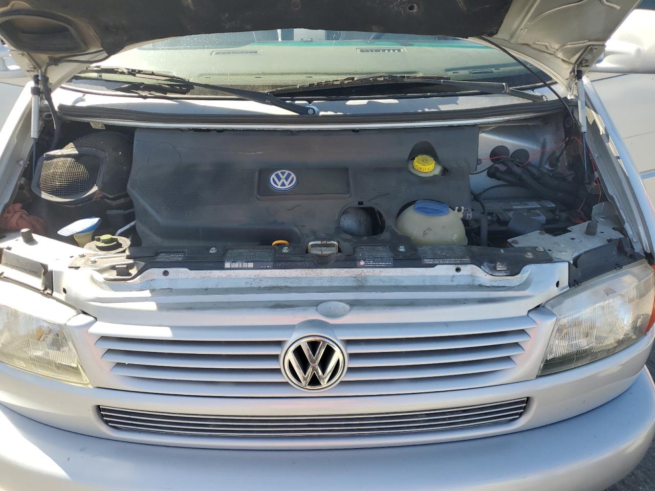 2002 Volkswagen Eurovan Mv VIN: WV2MB470X2H067588 Lot: 60744605