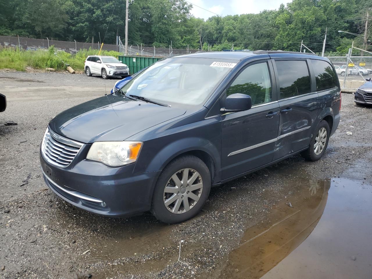 2014 Chrysler Town & Country Touring for Sale in Baltimore, MD - Side