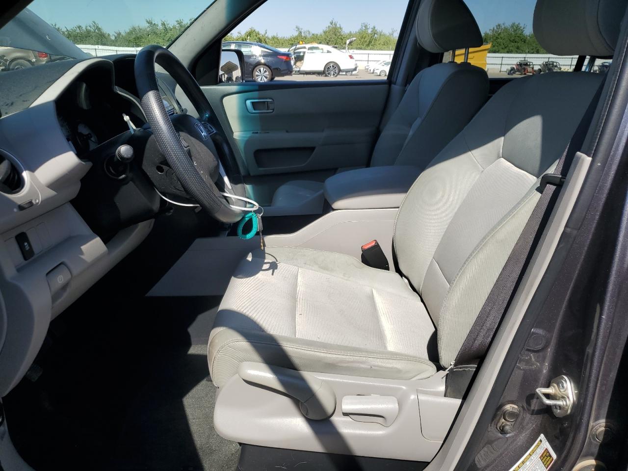 2015 Honda Pilot Lx VIN: 5FNYF4H25FB015120 Lot: 61773105