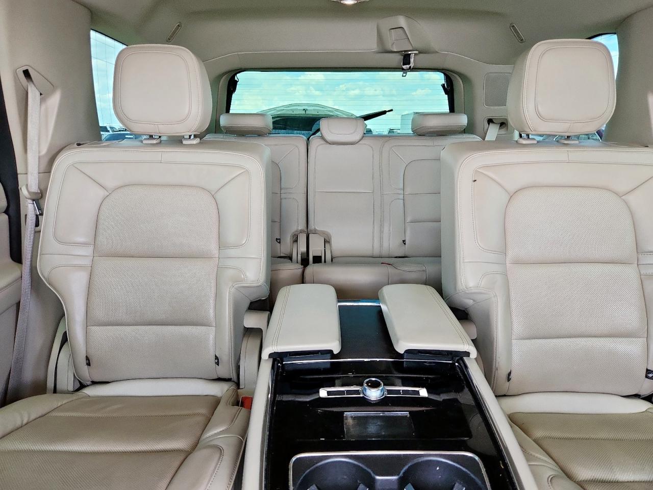 2019 Lincoln Navigator Reserve VIN: 5LMJJ2LT7KEL09742 Lot: 62018975