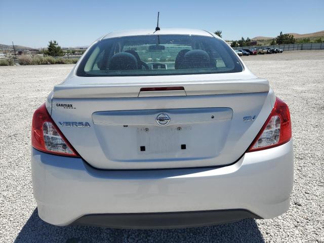  NISSAN VERSA 2019 Srebrny