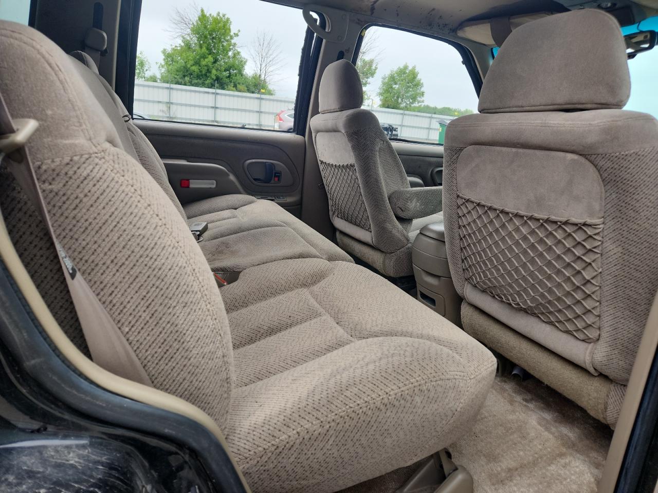 1996 Chevrolet Tahoe C1500 VIN: 1GNEC13R5TJ329053 Lot: 62574755