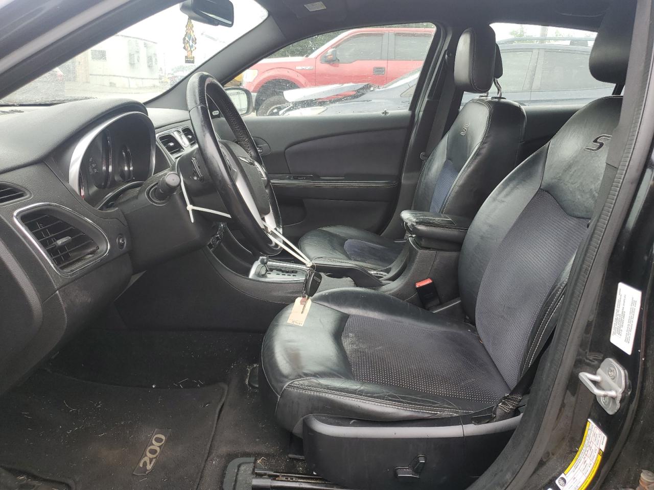 2011 Chrysler 200 S VIN: 1C3BC8FG5BN613065 Lot: 62345295