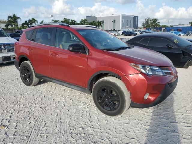 Parquets TOYOTA RAV4 2014 Czerwony