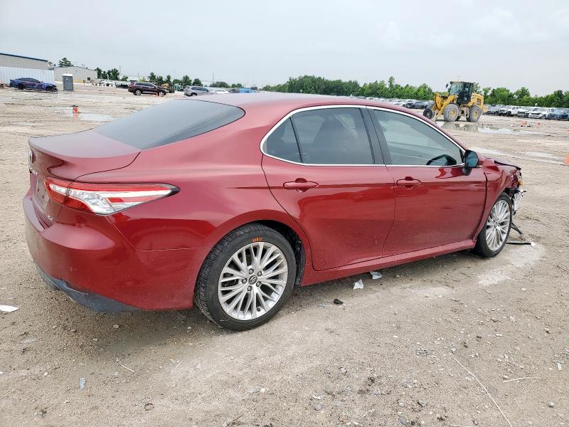  TOYOTA CAMRY 2018 Красный