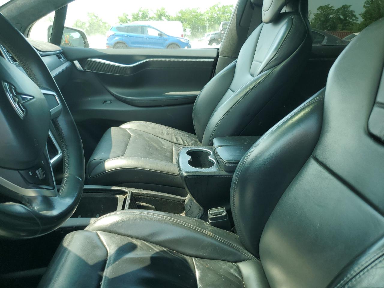 2017 Tesla Model X VIN: 5YJXCBE27HF055831 Lot: 60327275