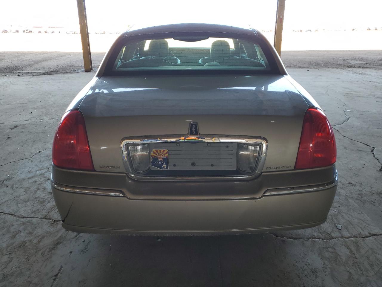 2009 Lincoln Town Car Signature Limited VIN: 2LNHM82V49X623548 Lot: 62325635