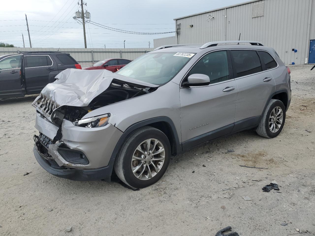 2019 Jeep Cherokee Latitude Plus for Sale in Jacksonville, FL - Front End