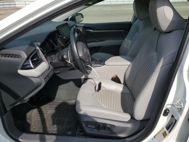  TOYOTA CAMRY 2022 Белы