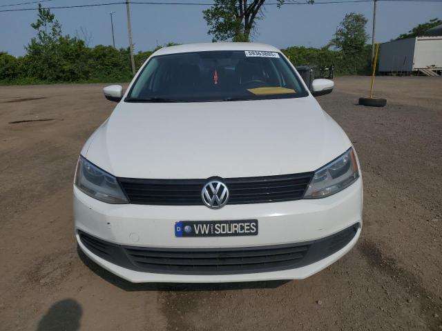 Sedans VOLKSWAGEN JETTA 2014 Biały