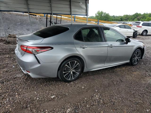  TOYOTA CAMRY 2018 Серебристый
