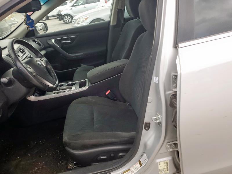 Sedans NISSAN ALTIMA 2015 Srebrny