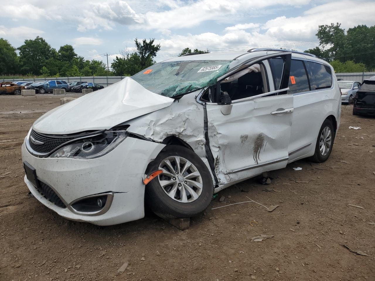 CHRYSLER PACIFICA 2018 VIN 2C4RC1BG2JR124292