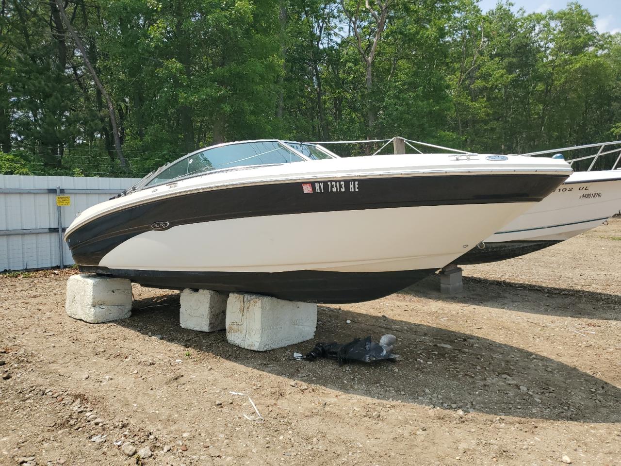 2003 Sea Ray Searay for Sale in Brookhaven, NY - Minor Dent/Scratches