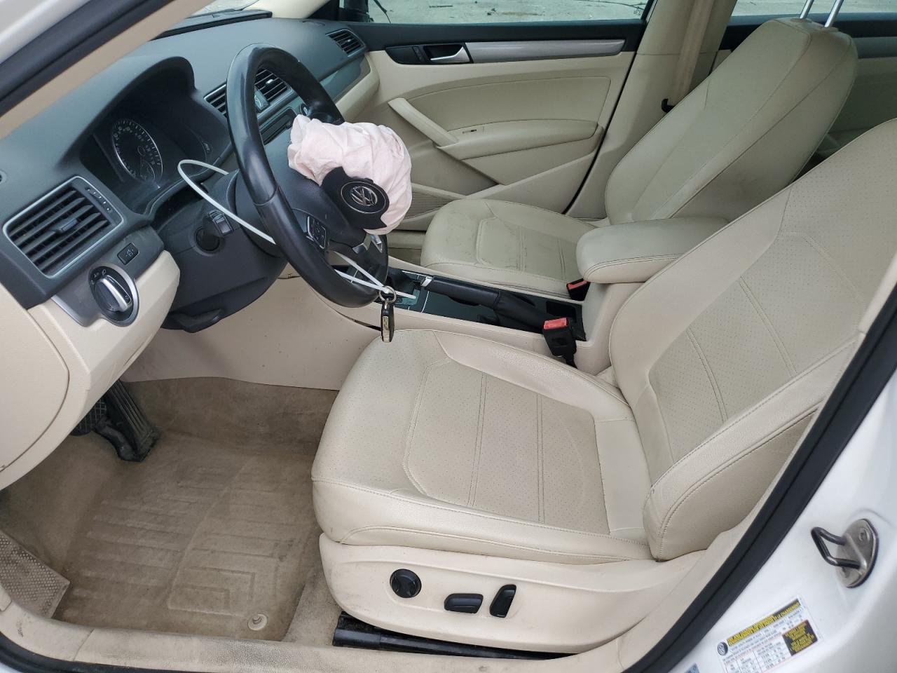 2014 Volkswagen Passat S VIN: 1VWAS7A31EC026092 Lot: 61245505