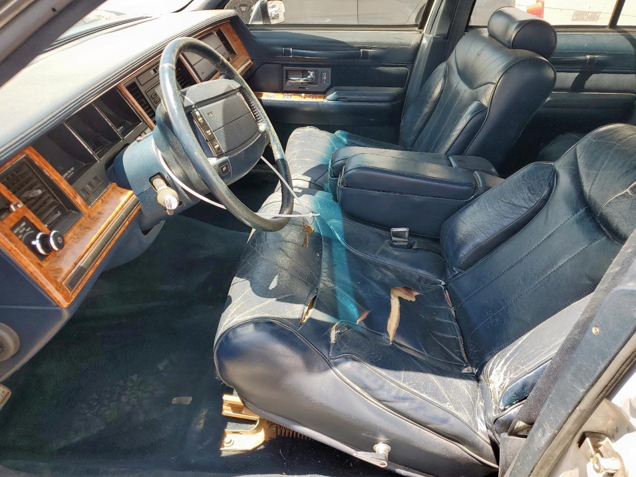 1993 Lincoln Town Car Signature VIN: 1LNLM82W2PY752923 Lot: 60463075