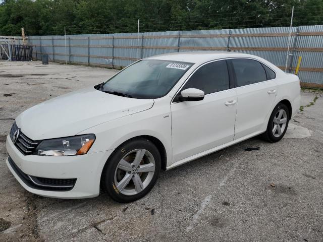 Sedans VOLKSWAGEN PASSAT 2014 Biały