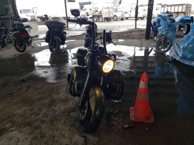  HARLEY-DAVIDSON FL 2017 Зелений