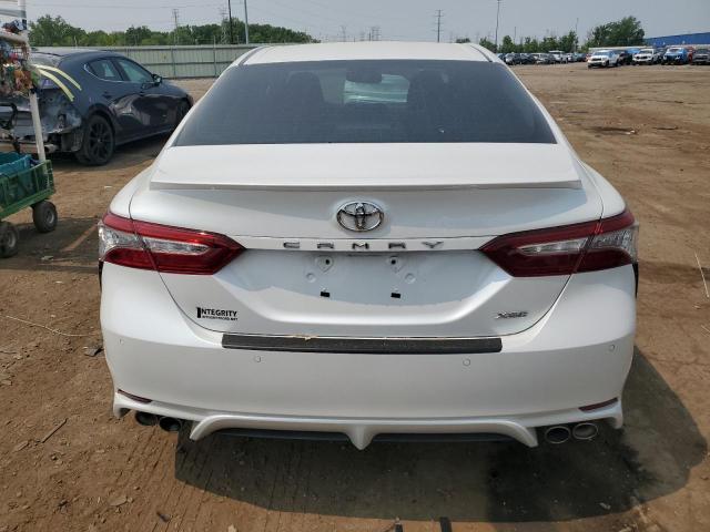  TOYOTA CAMRY 2018 Белы