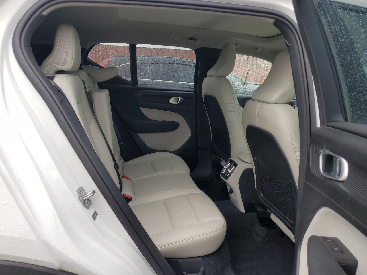 2019 Volvo Xc40 T5 Momentum VIN: YV4162UKXK2148302 Lot: 62927735