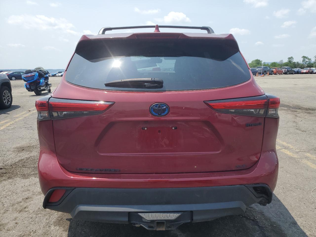 2022 Toyota Highlander Hybrid Xle VIN: 5TDGBRCH9NS557363 Lot: 60454655