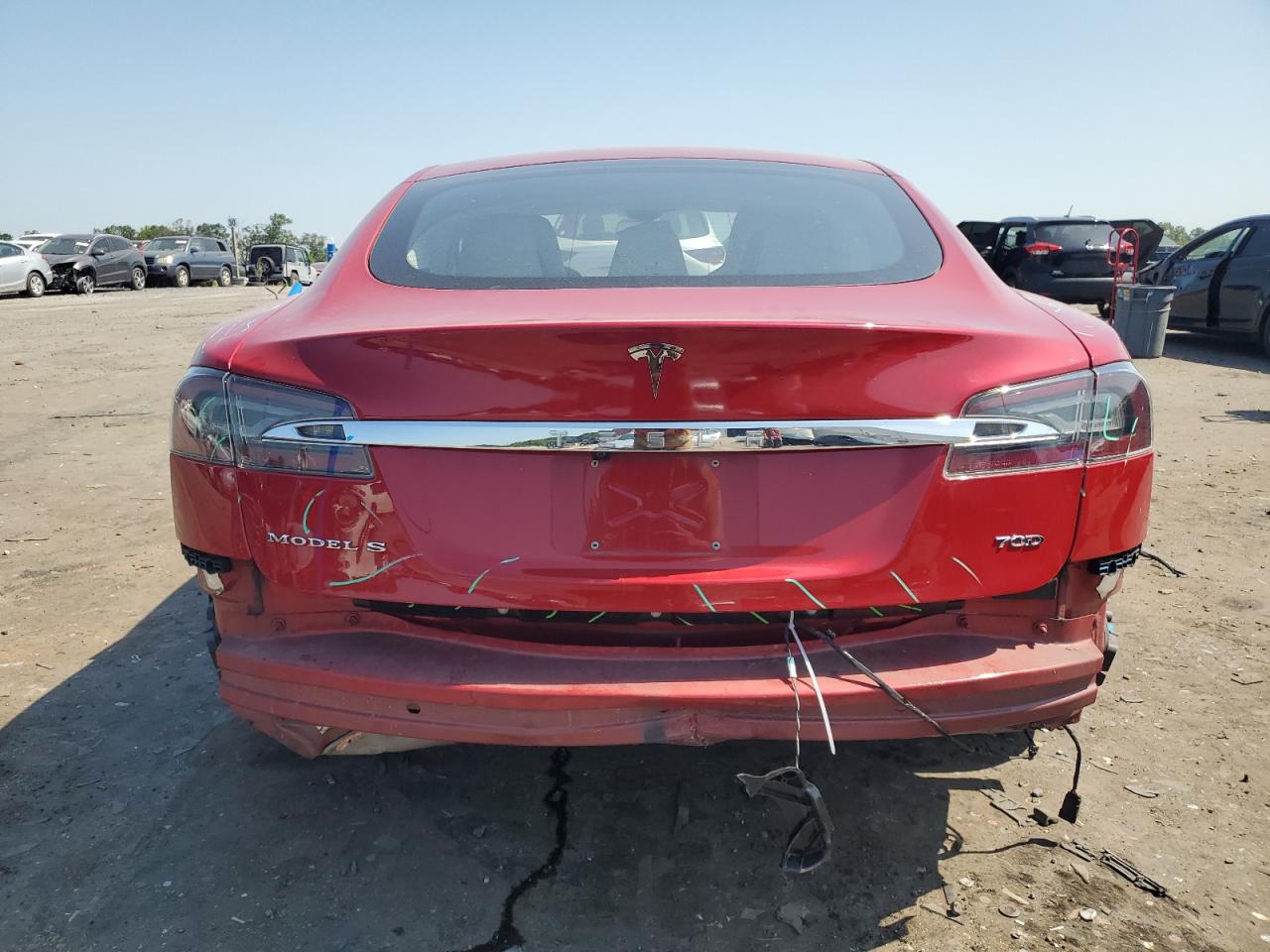 2015 Tesla Model S VIN: 5YJSA1E20FF114998 Lot: 61164645