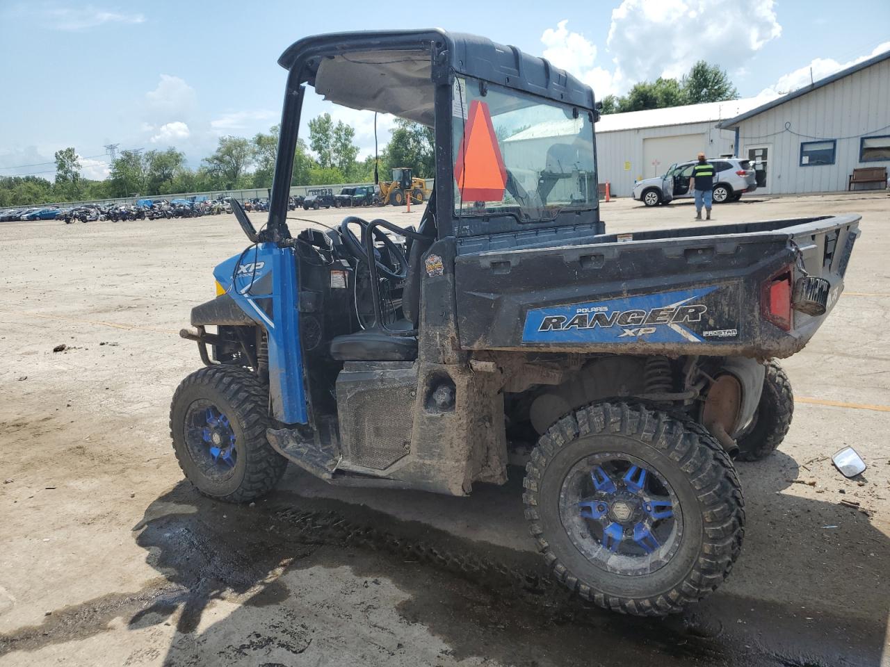 POLARIS SIDEBYSIDE 2017 VIN 4XARTU990H7744151 photo 3