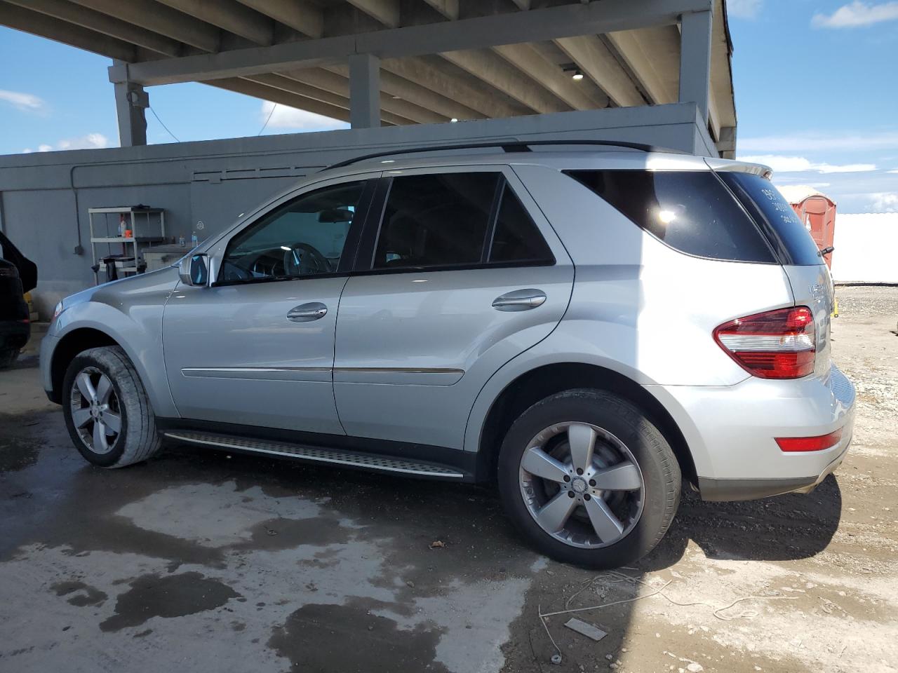 MERCEDES-BENZ M-CLASS 2009 VIN 4JGBB86E69A462442 photo 2