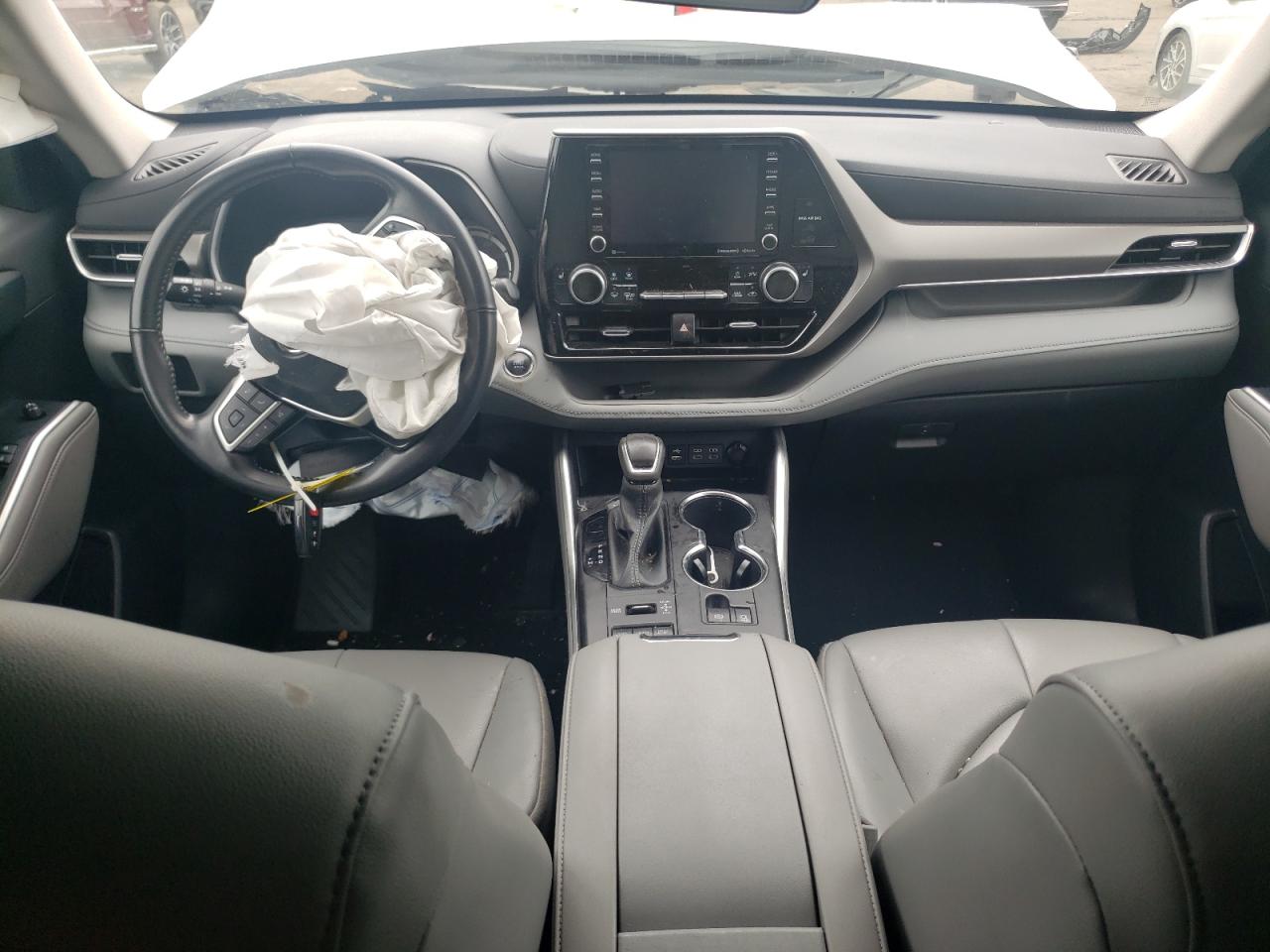 2022 Toyota Highlander Xle VIN: 5TDGZRBH0NS589020 Lot: 62696015