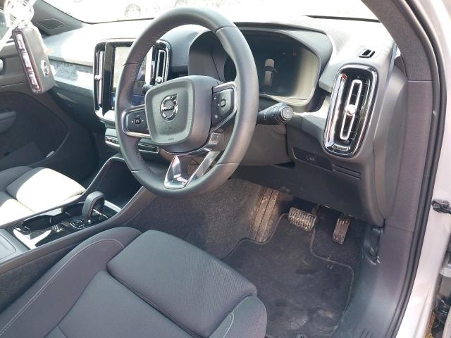 2023 VOLVO XC40 CORE