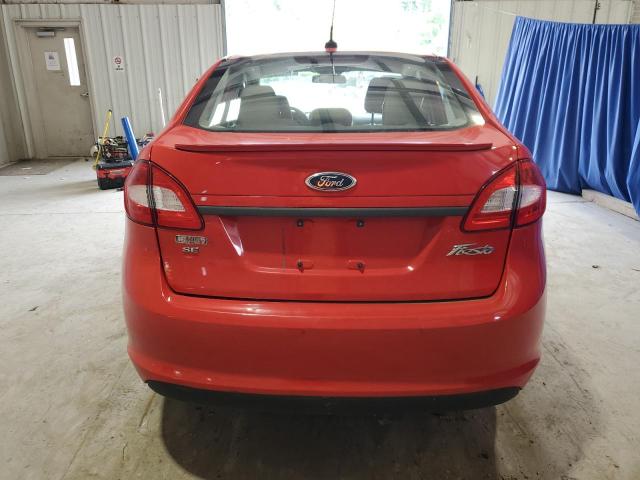 Sedans FORD FIESTA 2013 Red