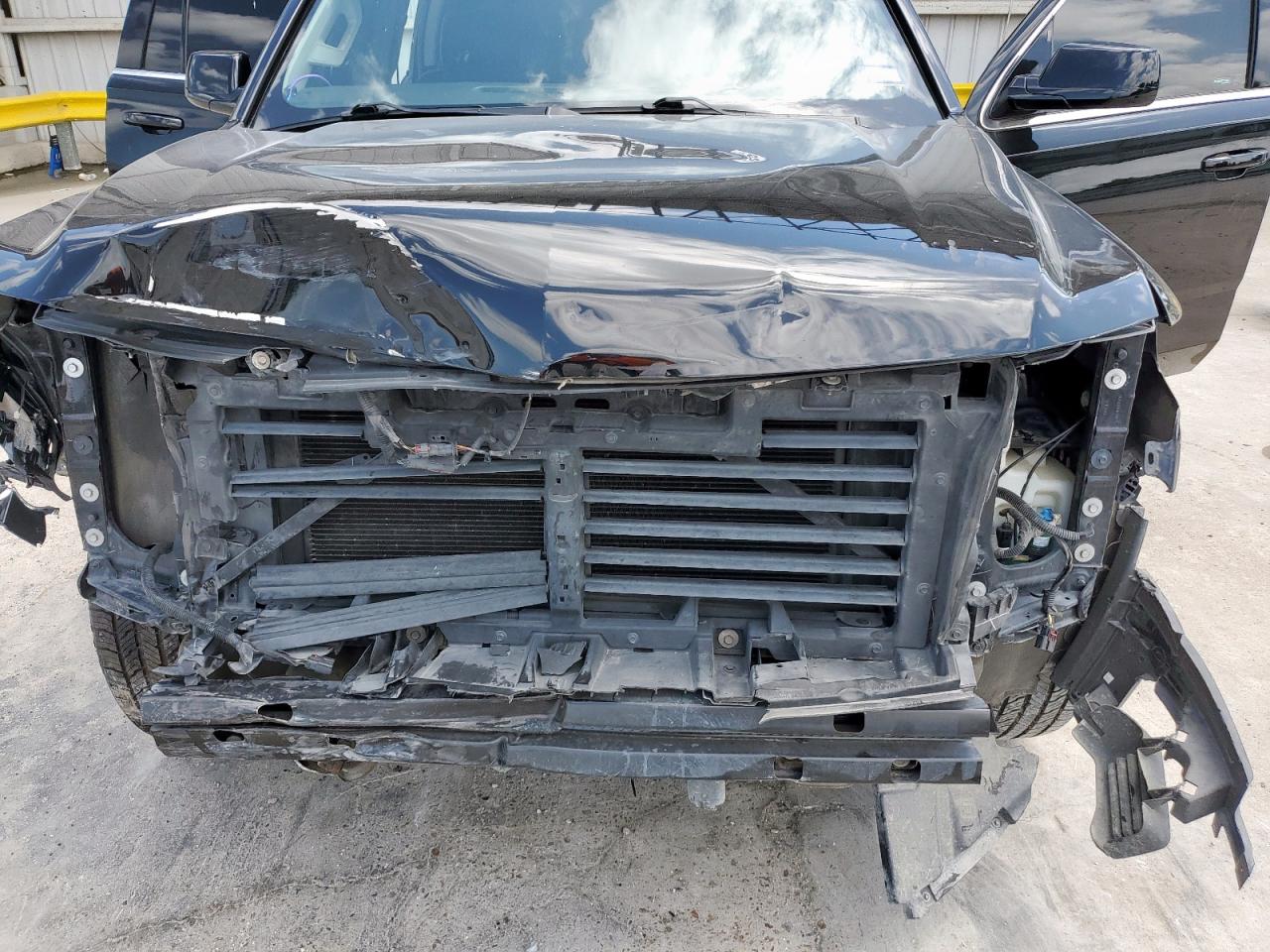 2019 Chevrolet Tahoe C1500 Lt VIN: 1GNSCBKC0KR116548 Lot: 61746795