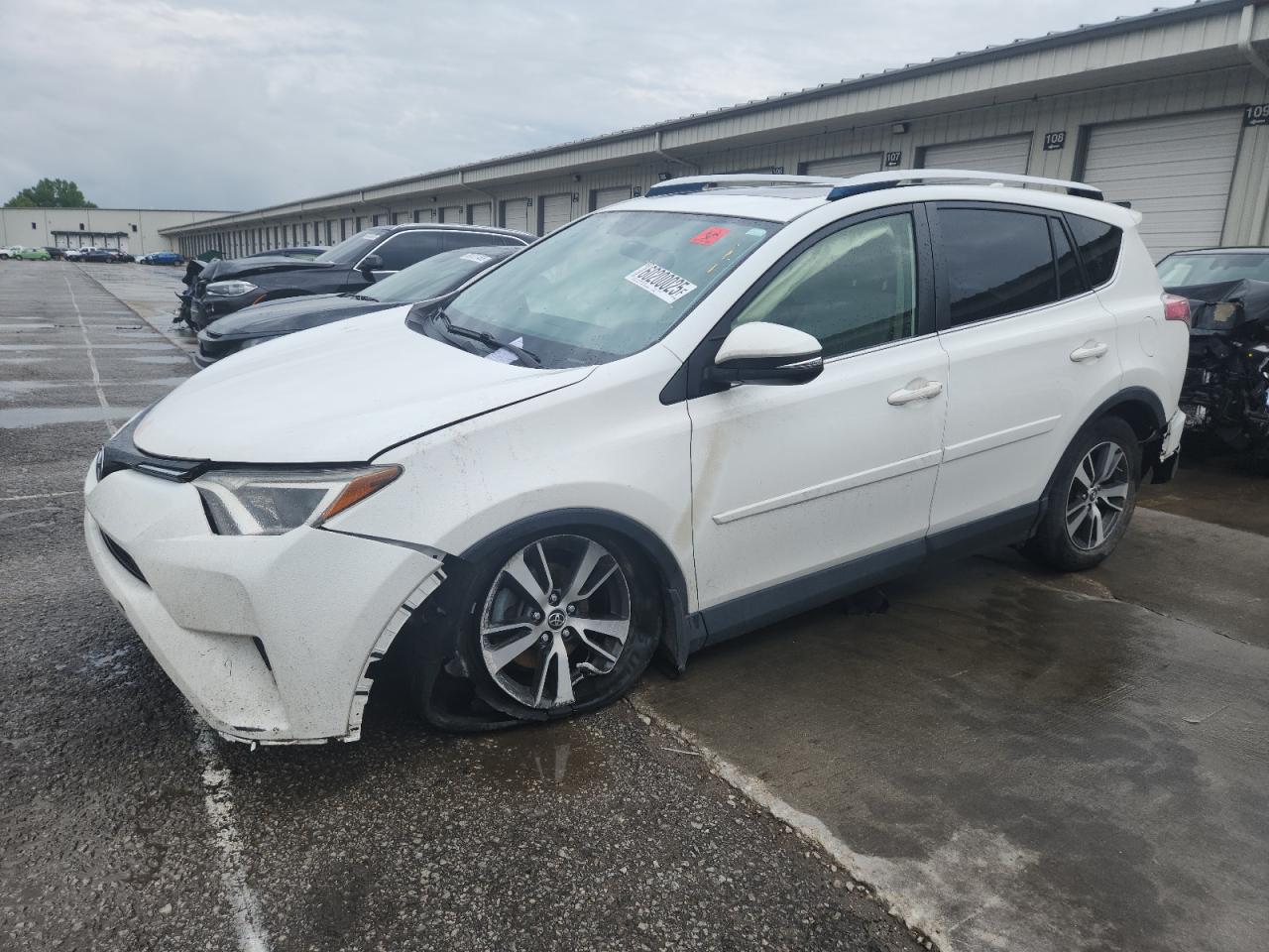 2016 Toyota Rav4 Xle продається в Louisville, KY - Front End